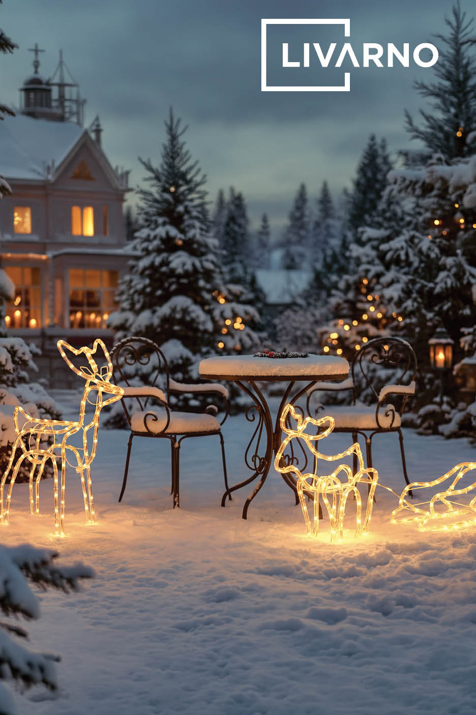 Livarno Décorations de Noël lumineuses d'extérieur en forme de rennes et traîneau dans un jardin enneigé.