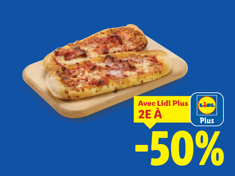 Deux mini-pizzas sur une planche en bois avec une offre Lidl Plus de -50% sur le 2ème article.