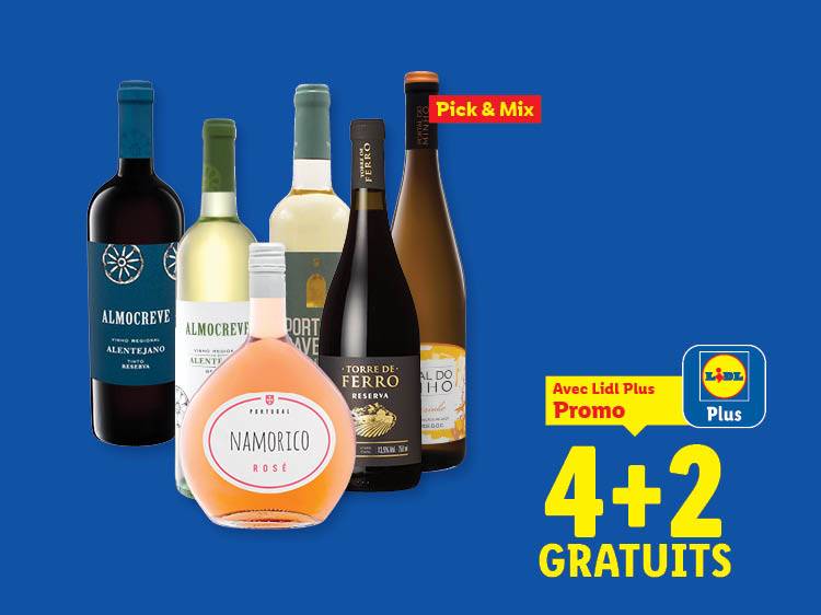 Assortiment de vins rouges, blancs et rosés avec une offre promotionnelle 4+2 gratuits.
