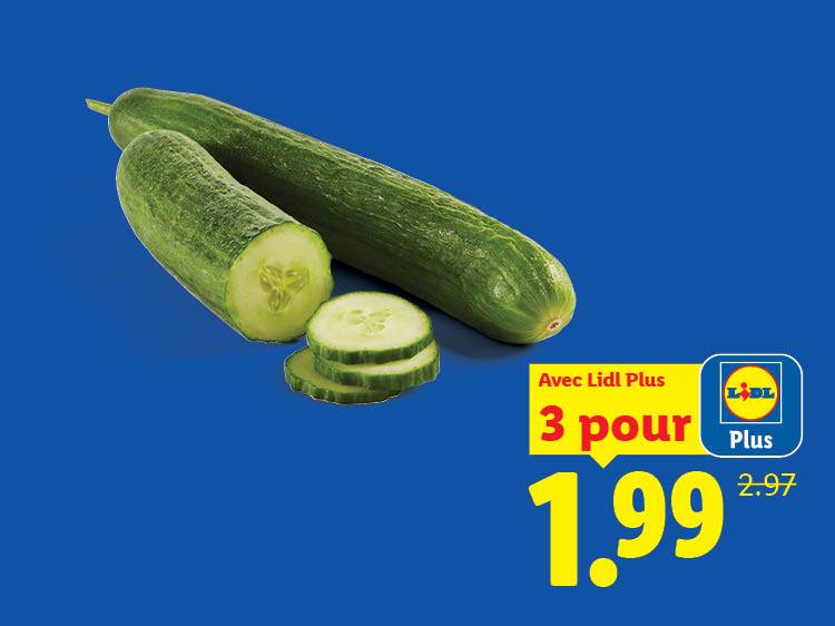 Concombres entiers et coupés en tranches, avec une offre spéciale de 3 pour 1,99.