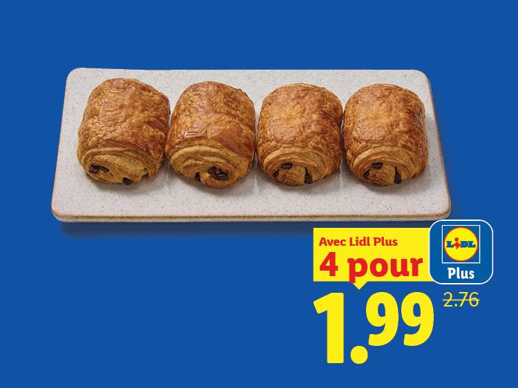 Quatre pains au chocolat sur un plateau, offerts à 1,99€ avec Lidl Plus.