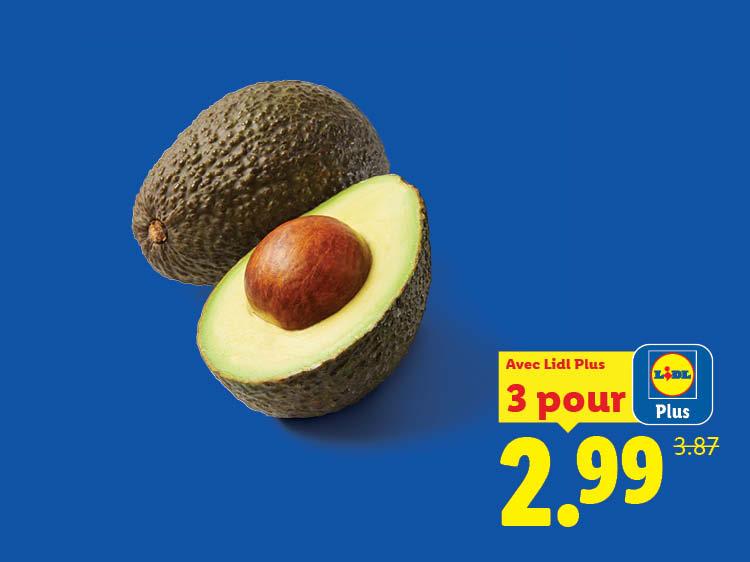Avocats entiers et coupés en deux, avec une offre de 3 pour 2,99.