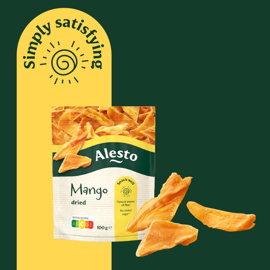 Sachet de mangue séchée avec la mention 'Simply satisfying' et des morceaux de mangue.