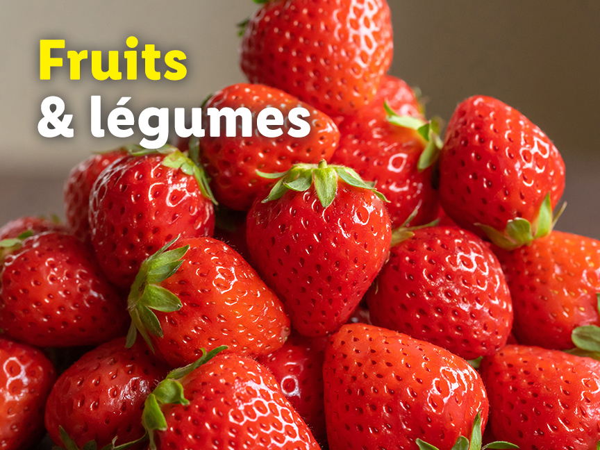 Un tas de fraises juteuses ; Fruits & légumes.