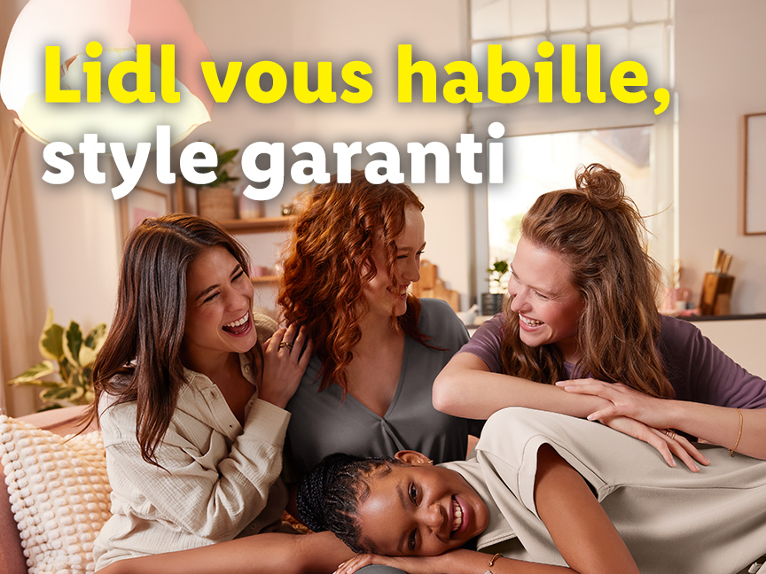 Lidl habille avec style : quatre amies rient et présentent différents styles vestimentaires.